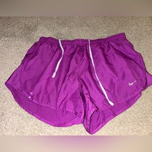 Women’s Nike DriFit running shorts. Sz M